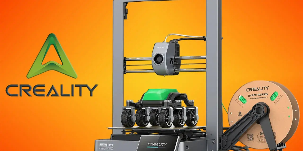 Drukarka 3D Creality Ender-3 V3 z wydrukowanym modelem pojazdu i szpulą filamentu. Poznaj jej **ender 3 wymiary** i możliwości.