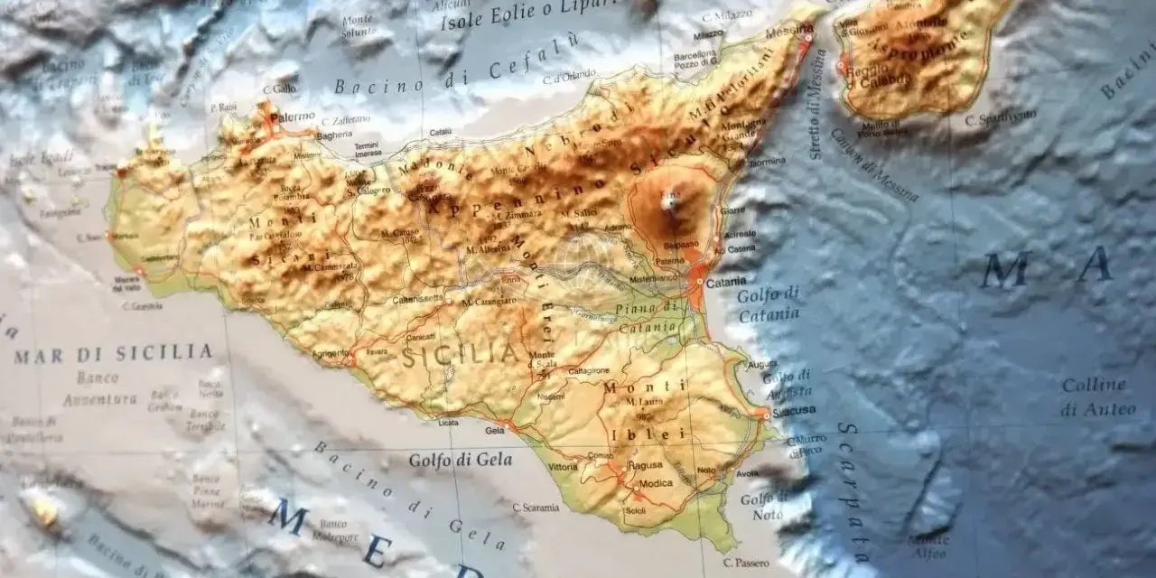 Włochy jakie morze? Mapa Sycylii i okolic, z widocznymi Zatokami: Palermo, Cefalù, Catania, Gela, Noto, oraz Morzem Śródziemnym.