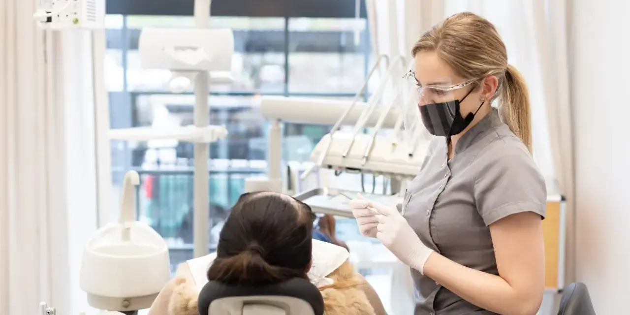 Znieczulenie u dentysty w ciąży: Czy jest bezpieczne dla dziecka?