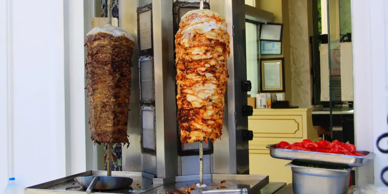 Gdzie kupić mięso na kebab? Sprawdź najlepsze opcje w Polsce