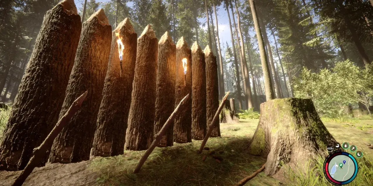 Obrona przed kanibalami w Sons of the Forest: zaostrzony palisada z pochodniami i włóczniami. Poradnik budowania.