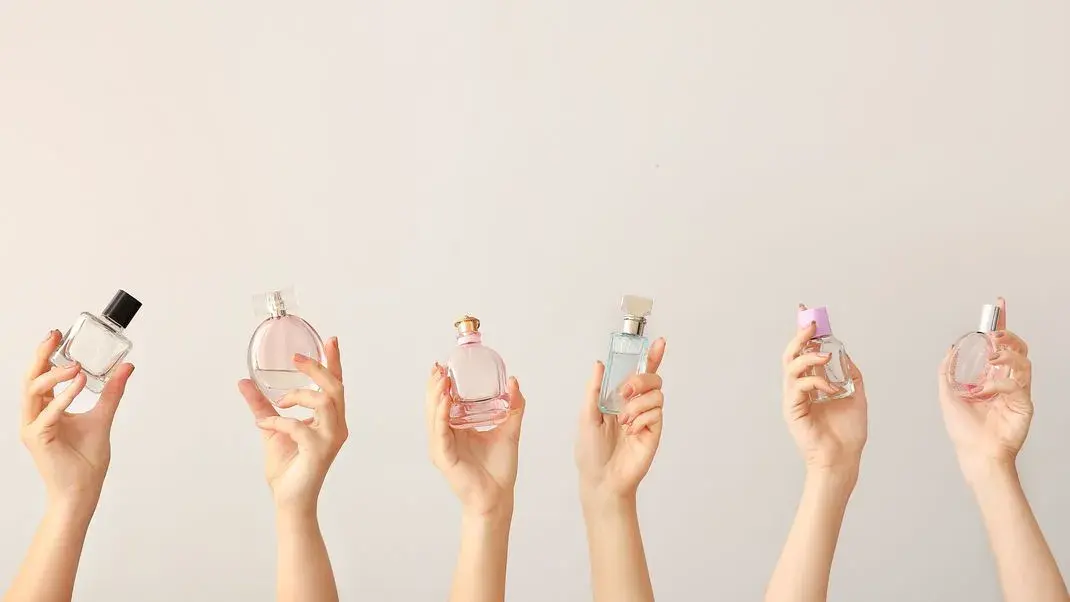 Eau de Toilette und Parfum Unterschied: Intensität und Haltbarkeit erklärt