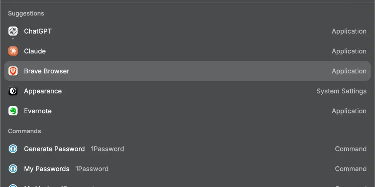 Wyszukiwanie aplikacji i poleceń w Raycast. Widoczne sugestie: ChatGPT, Claude, Brave Browser, Appearance, Evernote. Poniżej polecenia 1Password.