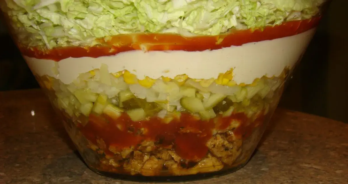 Idealna sałatka gyros? Przepis, który podbije każde przyjęcie!