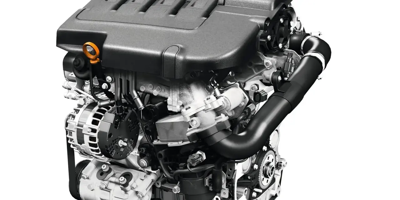 Silnik 2.0 TDI CR z turbosprężarką i osprzętem, gotowy do montażu.