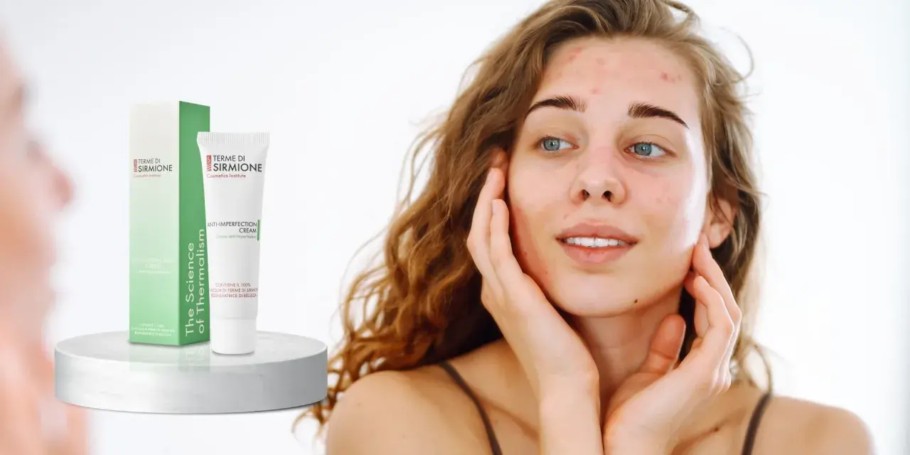 Giovane donna con acne pelle, accarezza il viso vicino a una crema anti-imperfezione Terme di Sirmione.