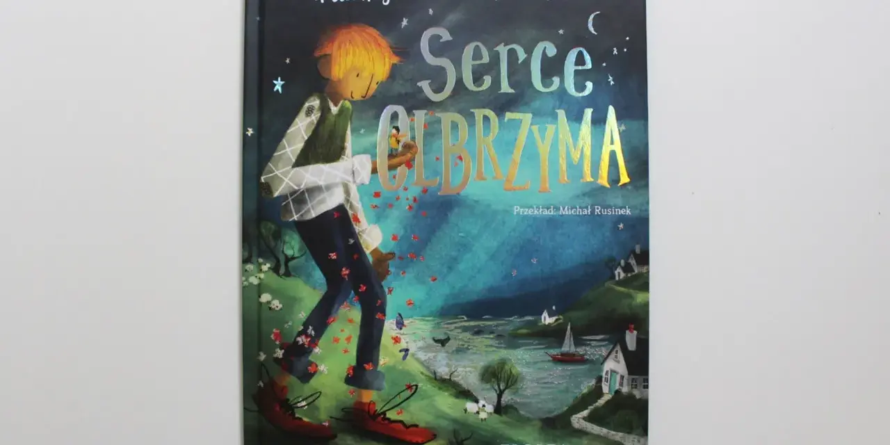 Ilustracja z książki "Serce olbrzyma": chłopiec z pomarańczowymi włosami idzie przez łąkę, zrzucając czerwone płatki.