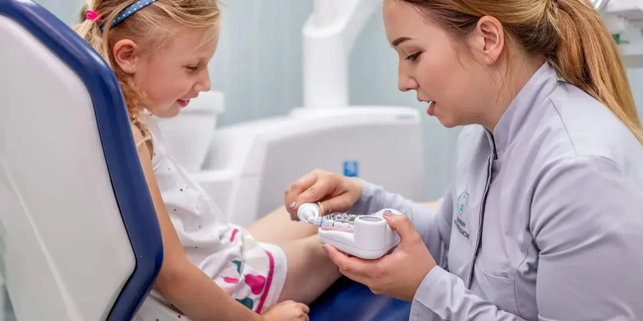 Pędzlowanie jamy ustnej: Skuteczny poradnik czy robisz to dobrze?