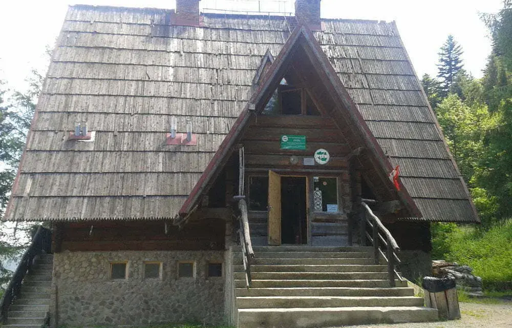 Bacówka pod Honem – idealne miejsce na wypoczynek w Bieszczadach