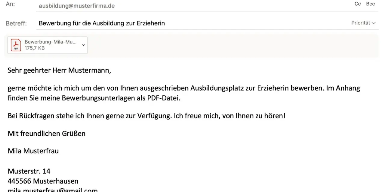 Bewerbung um einen Ausbildungsplatz zur Erzieherin. Mila Musterfrau bewirbt sich per E-Mail.