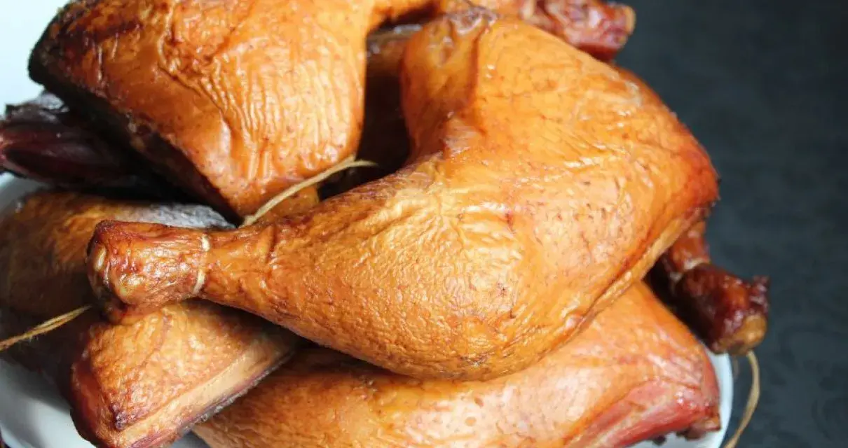 Jak wędzić udka z kurczaka, aby uzyskać wyjątkowy smak i aromat