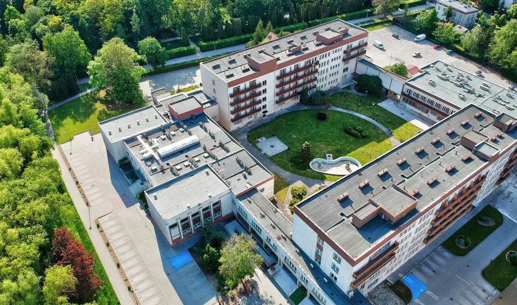 Jak dojechać z dworca PKP Inowrocław do sanatorium Kujawiak w prosty sposób