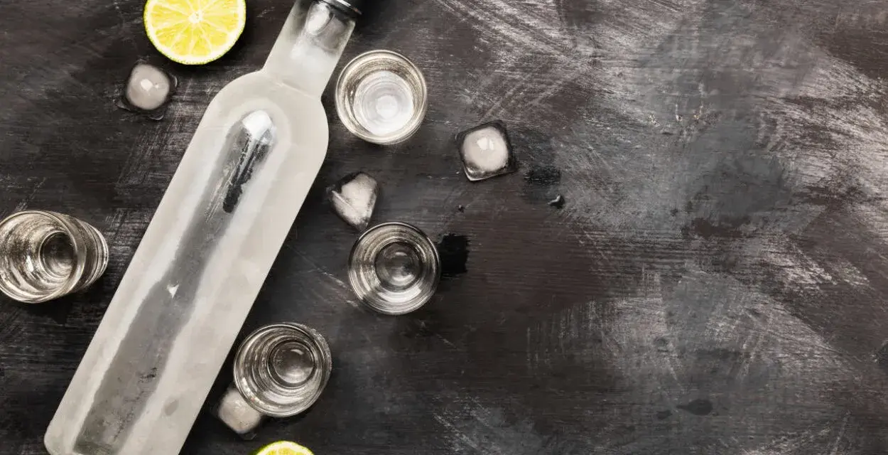 Drink ze spirytusem: Bezpieczne przepisy i sekrety rozcieńczania