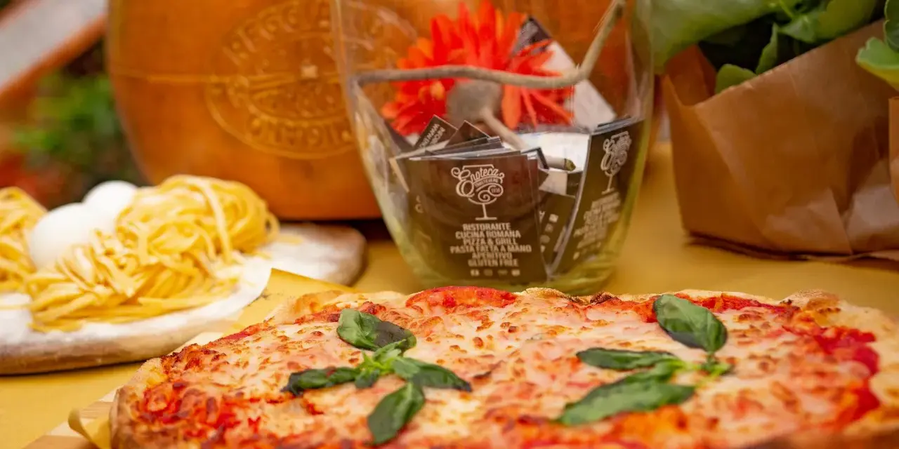 Pizza neapolitańska: czym się różni? Rozpoznaj oryginał!