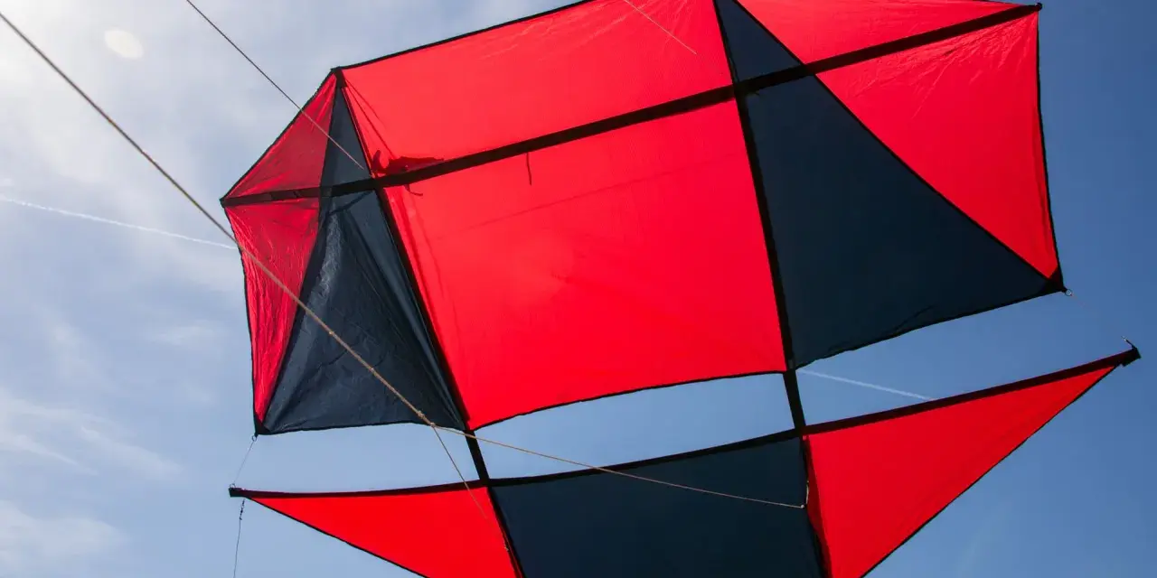 Jak złożyć latawiec kite - proste instrukcje i cenne wskazówki