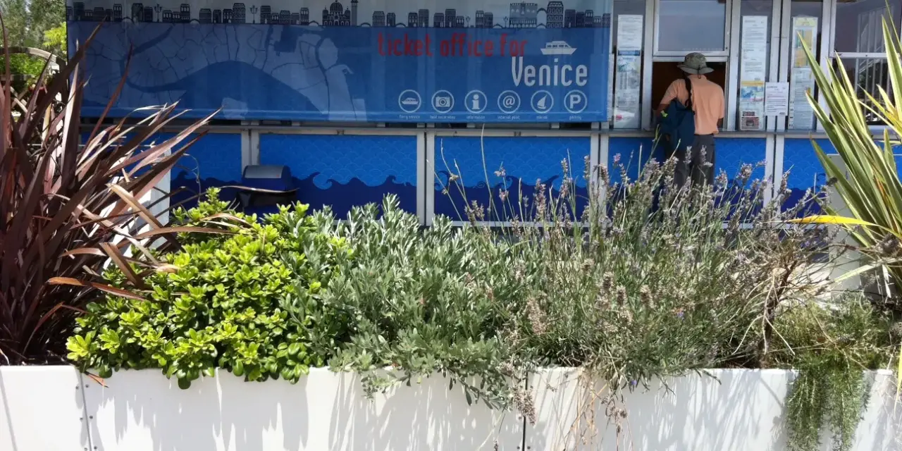 Biglietteria per Venezia a Fusina. Informazioni sui parcheggi e prezzi per raggiungere la laguna.
