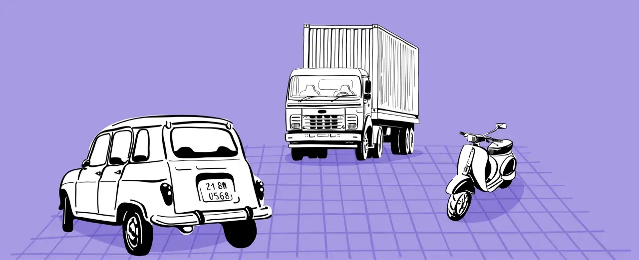 Un coche clásico, un camión de carga y una moto scooter sobre un fondo morado cuadriculado. Los portes llevan IVA.