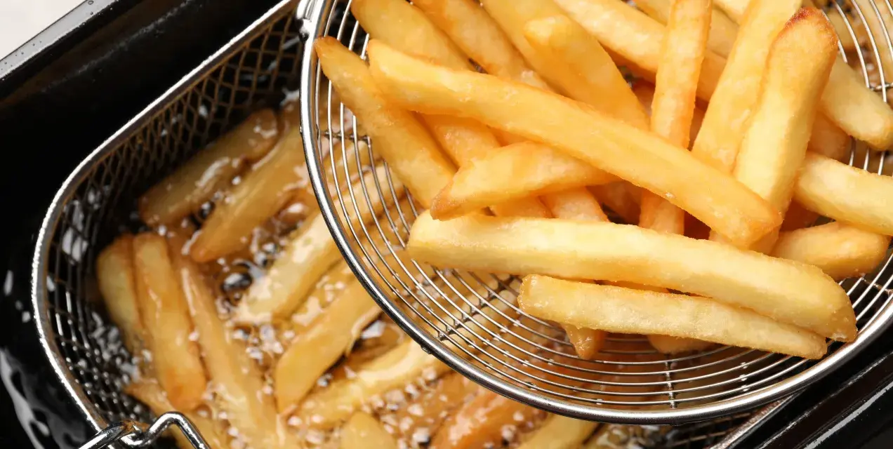 Frytki jak z restauracji? Zrób je w domu! Przepis krok po kroku