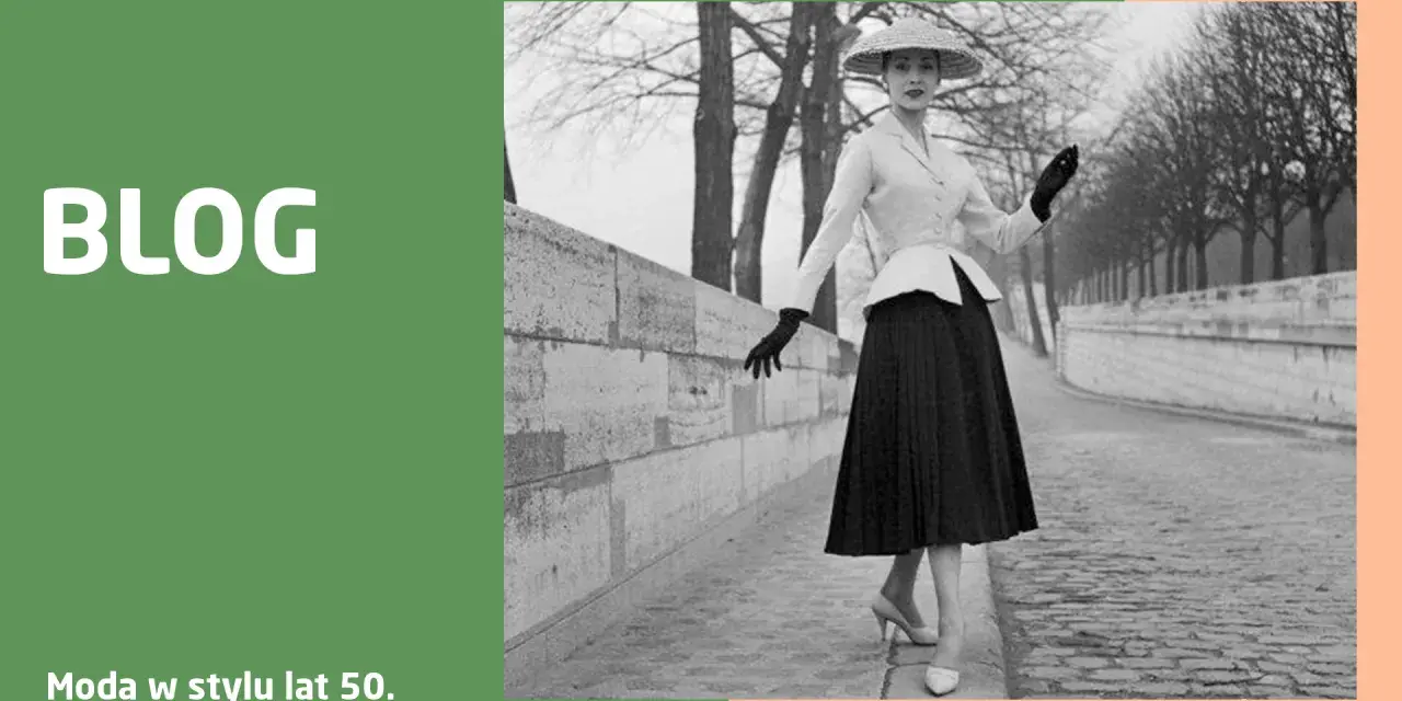 Elegancka kobieta w kapeluszu i sukni w stylu lat 50. spaceruje po paryskiej ulicy.