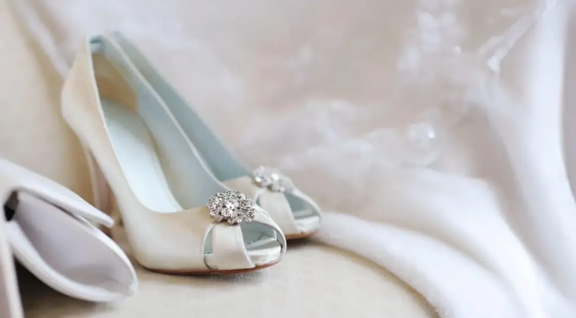 Jakie buty w ciąży na wesele - wygodne i eleganckie rozwiązania