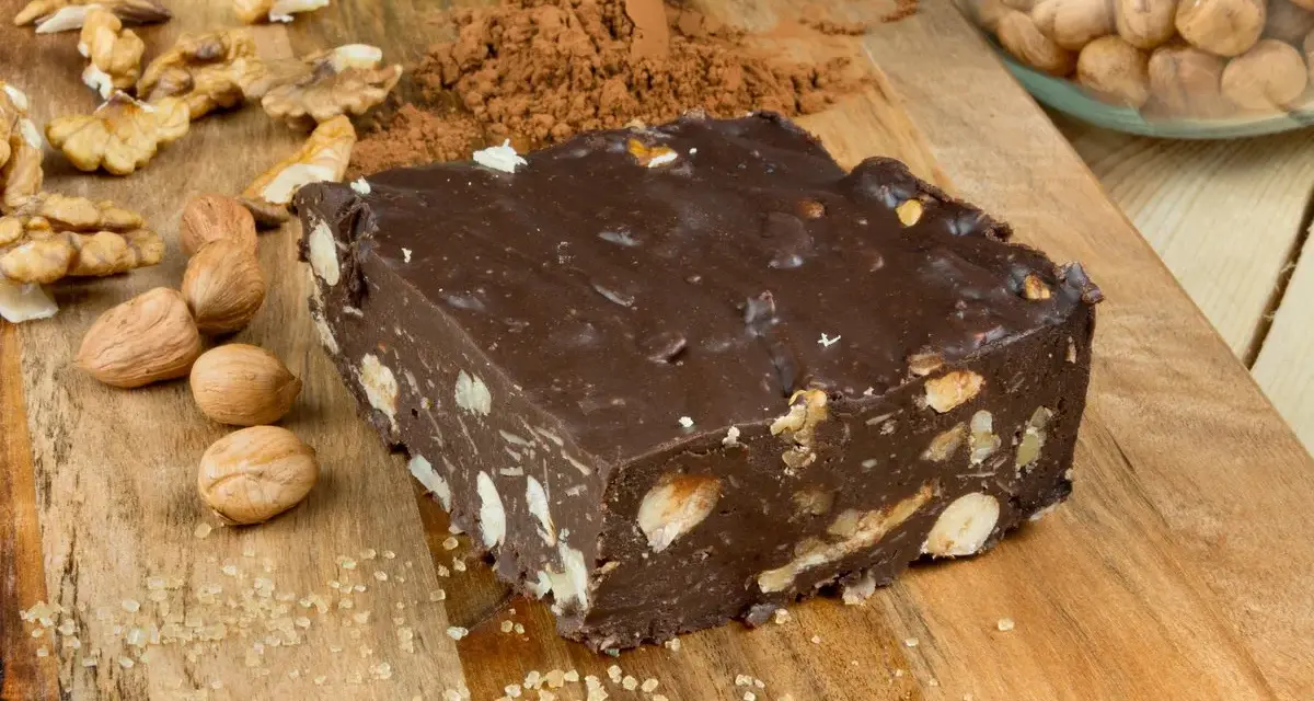 Blok czekoladowy z PRL: przepis na smak dzieciństwa krok po kroku