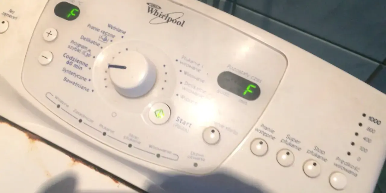 Jak naprawić błąd F08 w pralce Whirlpool i uniknąć kosztownych napraw