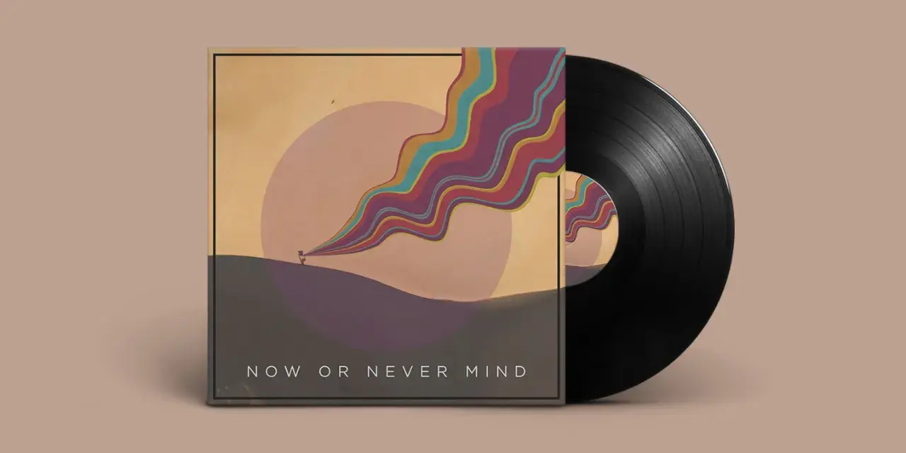 Schallplatte mit Cover-Artwork für ein Indie-Label. Eine kleine Figur hält ein buntes Band, das sich in den Himmel windet.