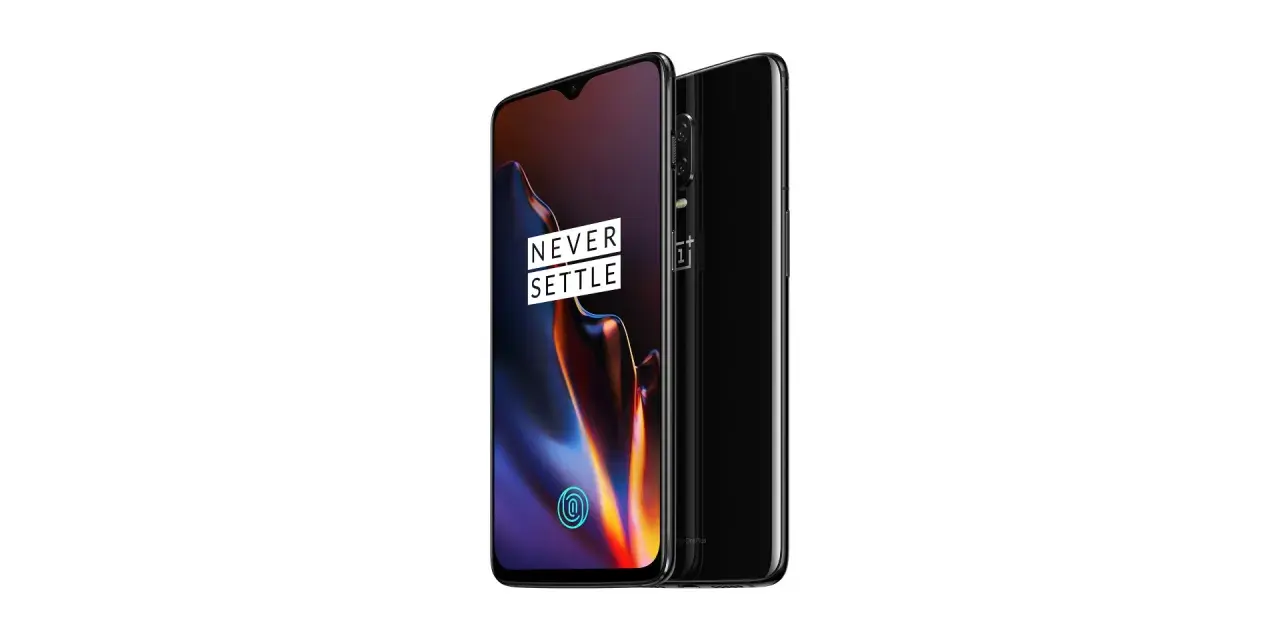 Två svarta OnePlus 6T-telefoner, en med skärmen påslagen och texten "NEVER SETTLE", den andra sedd från sidan. Ett snyggt skal för din telefon.