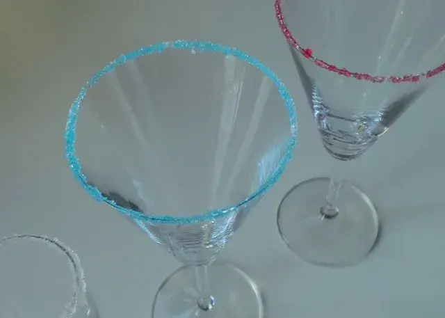 Drink z cukrem na szklance? Zrób to jak pro! Poradnik