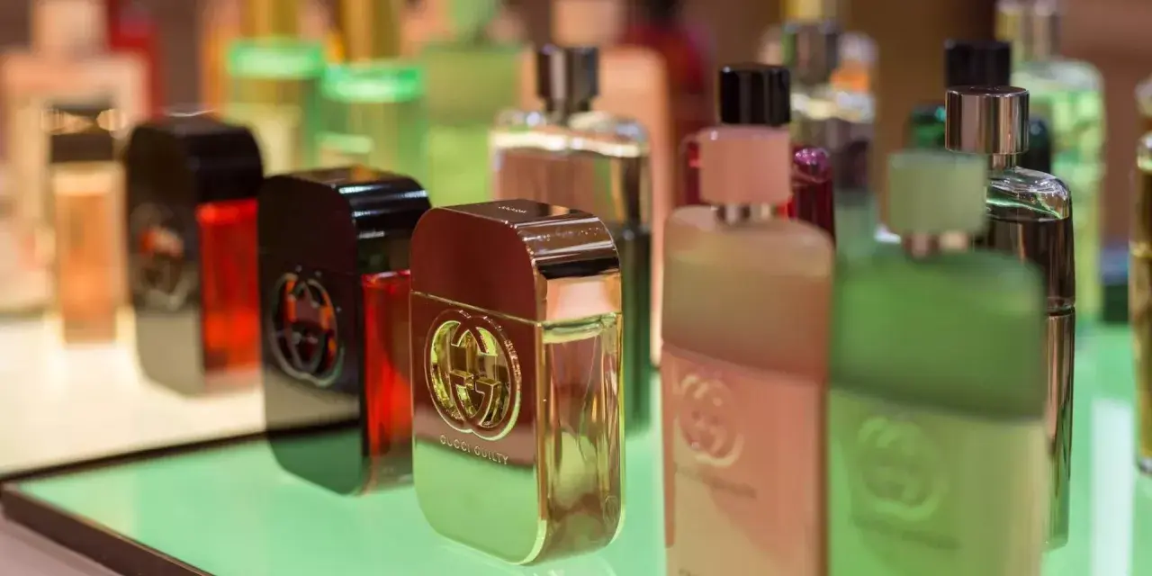 Oryginalne testery perfum: Jak kupić i nie dać się oszukać?