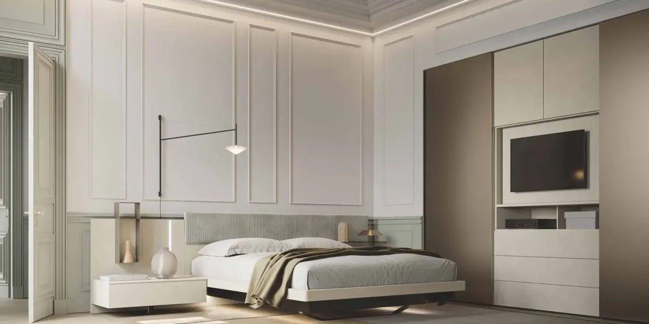 Elegante camera da letto moderna con letto, comodini, armadio a muro con TV integrata e illuminazione a soffitto. Un esempio di come arredare camera da letto con stile.