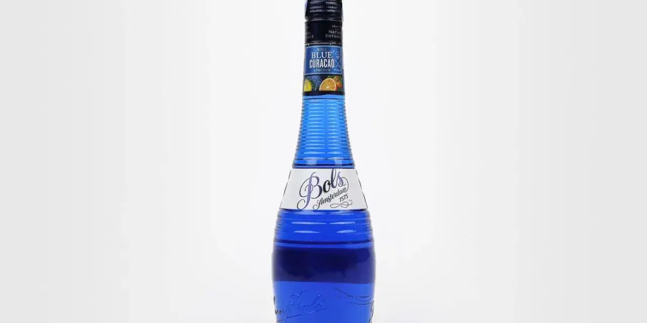 Bols Blue: Przepisy na drinki. Zostań mistrzem domowej miksologii!