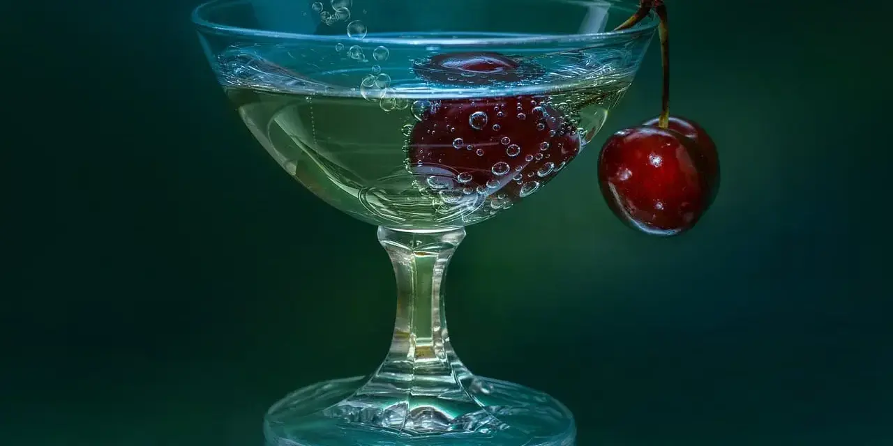 Cuba Libre: Zrób idealny drink! Klasyka, rum i unikaj tych błędów