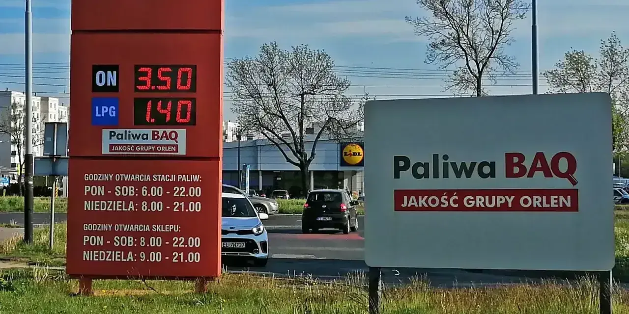 Cena LPG na stacji paliw BAQ to 1.40. Obok widnieje cena ON 3.50.