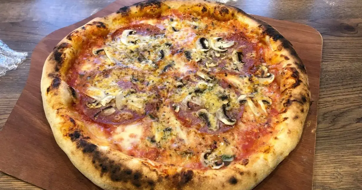 Kamień do pizzy: czy warto? Osiągnij chrupki spód jak z pizzerii