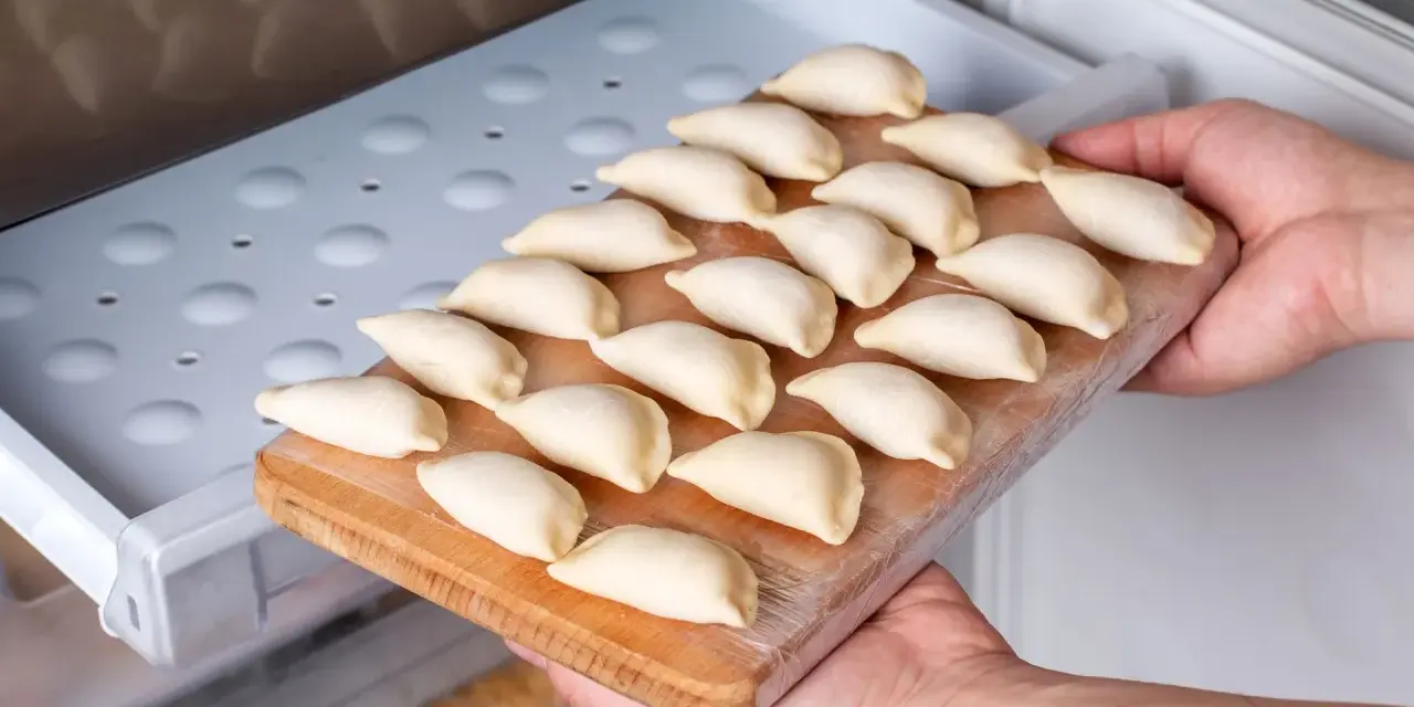Jak mrozić pierogi ruskie? Sekret idealnych pierogów z zamrażarki
