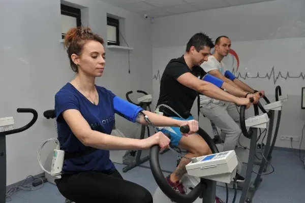 Rehabilitacja uzdrowiskowa: co to jest i jak może poprawić zdrowie