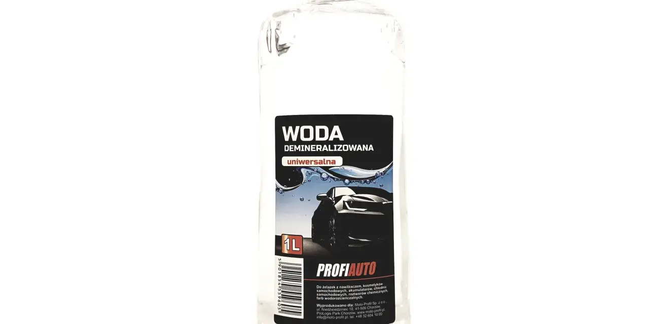Butelka wody demineralizowanej 1L PROFI AUTO, idealna do żelazek, kosmetyków samochodowych i chłodnic.
