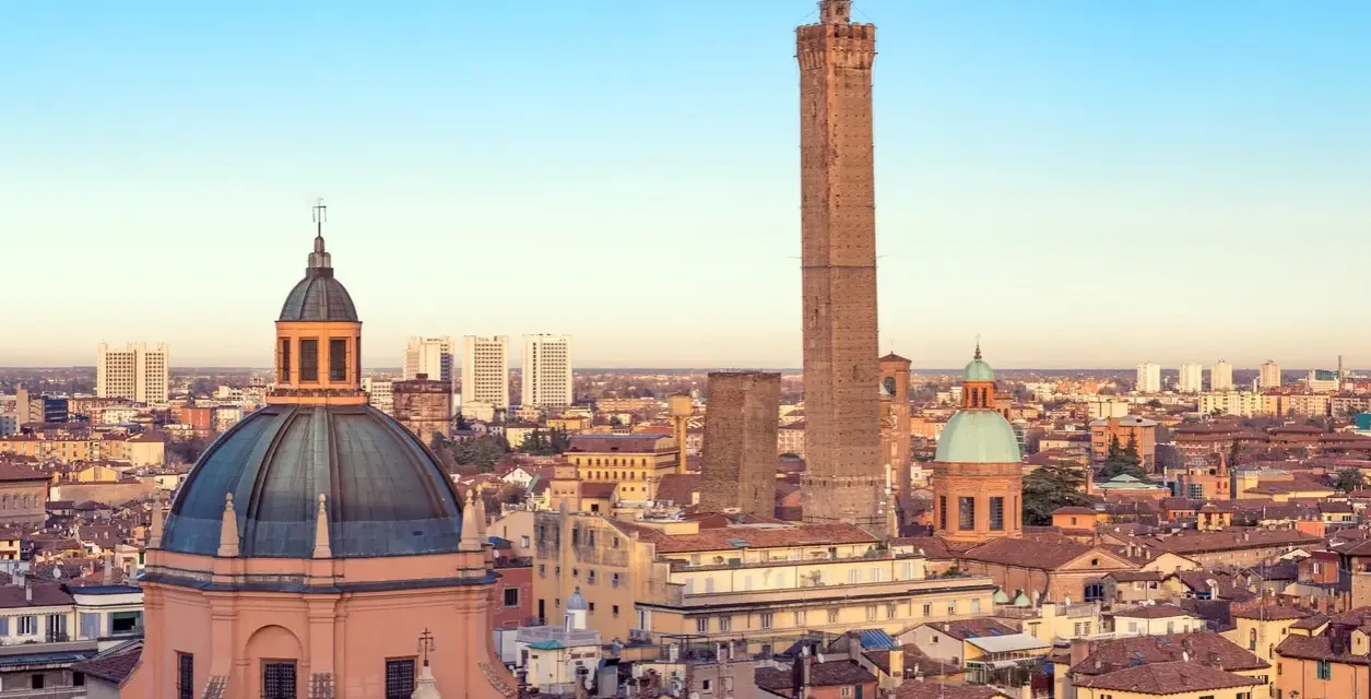 Bologna: Cosa vedere e fare? Guida completa e itinerari