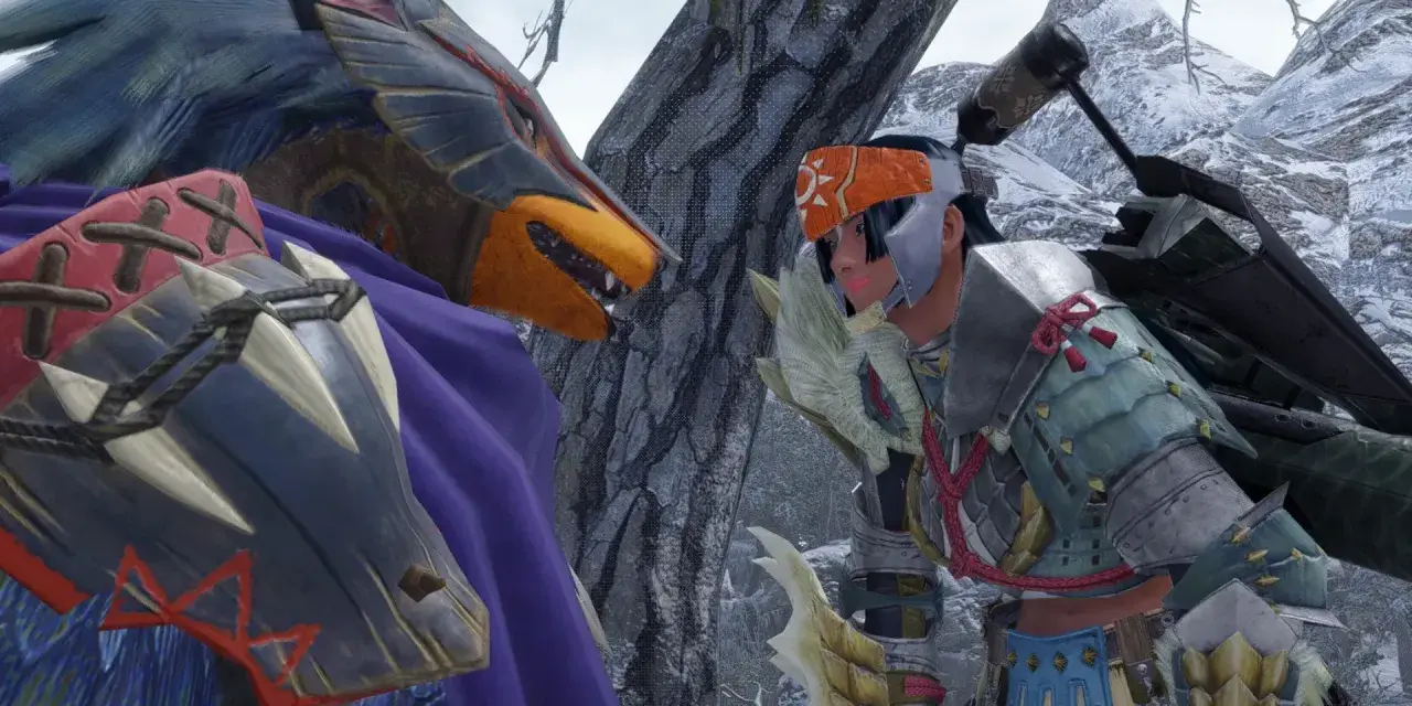 Un cazador de Monster Hunter Online se enfrenta a una criatura con armadura y capa morada en un paisaje nevado.