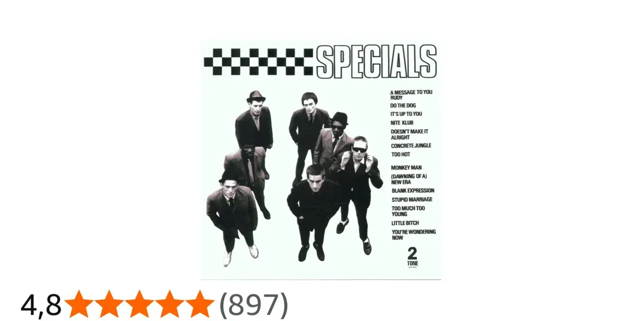 Das Albumcover von "The Specials" zeigt die Bandmitglieder in Anzügen. Der Titel "SPECIALS" ist prominent platziert.