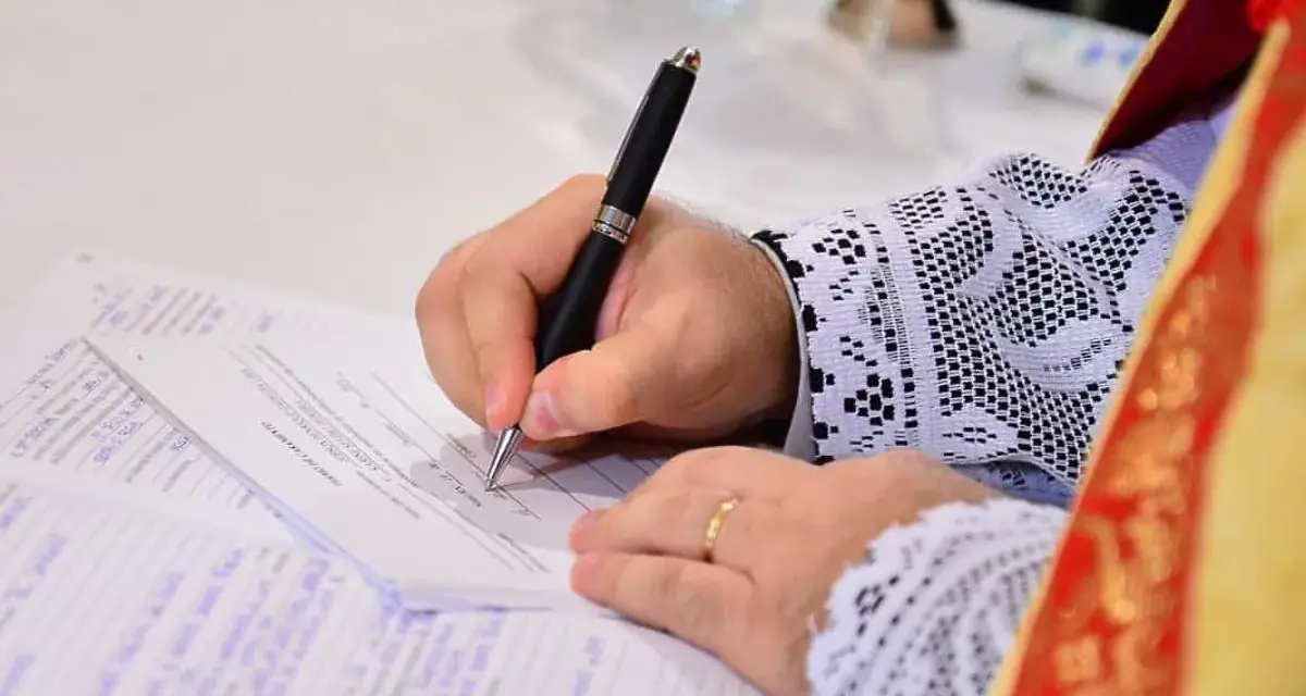 Ile kosztuje akt chrztu do ślubu? Ceny i ważne informacje