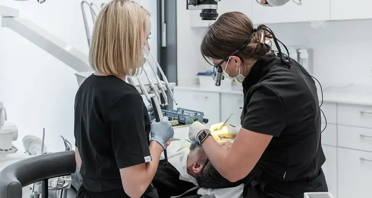 Kiedy jeść po znieczuleniu zęba? Bezpieczny powrót do diety krok po kroku