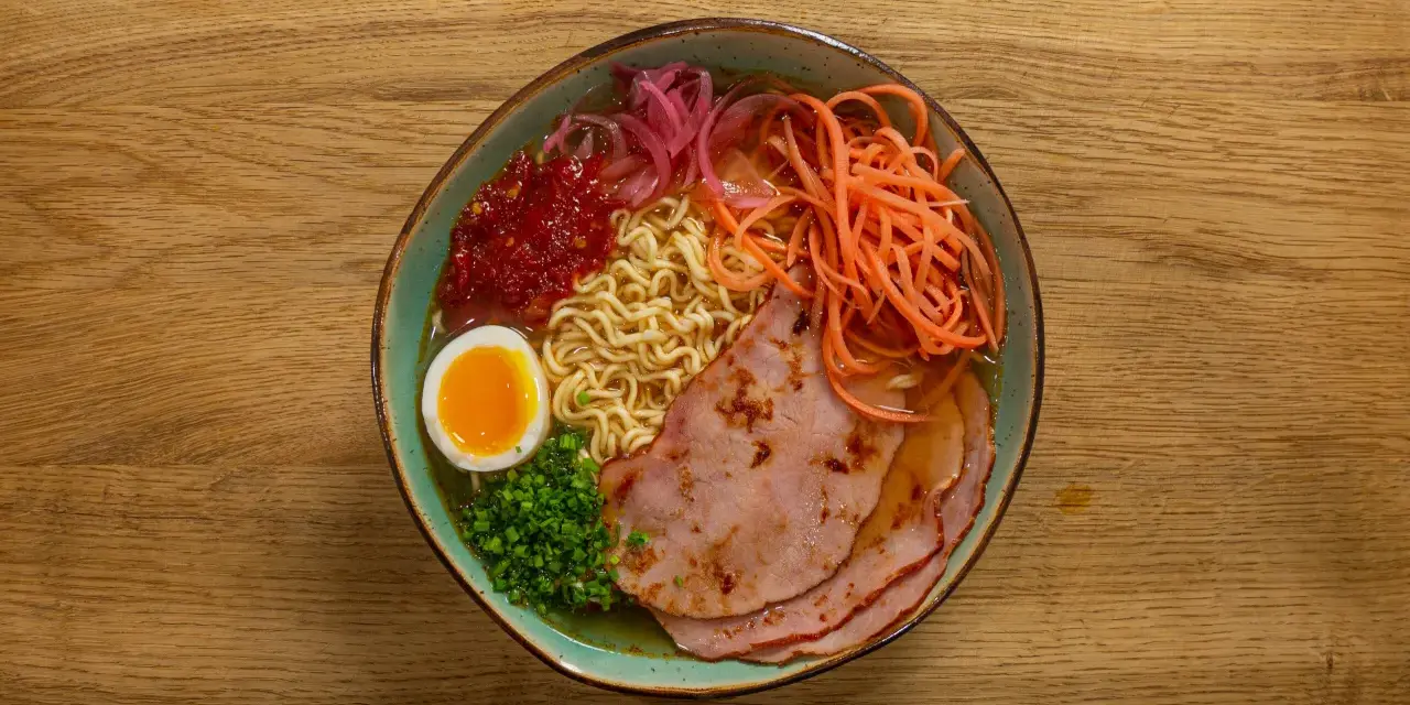Jak zrobić ramen z zupki chińskiej? Ulepsz go w 15 min!