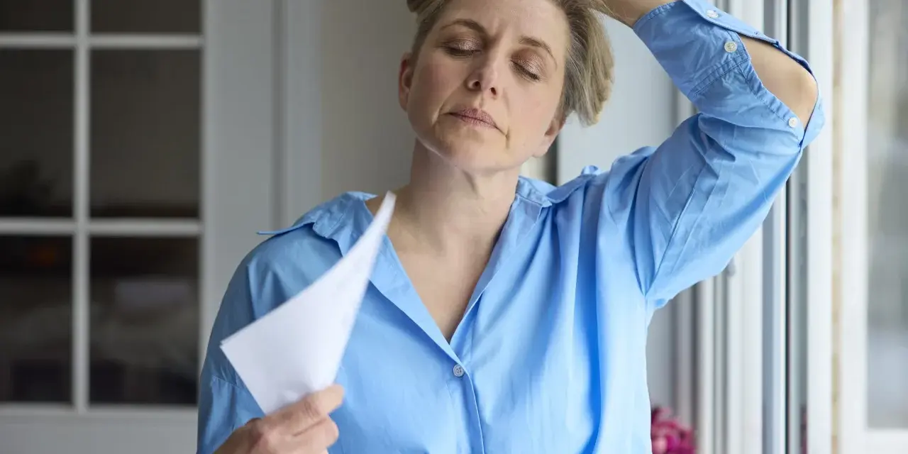 Menopauza kiedy najwcześniej? Objawy i przyczyny przedwczesnej menopauzy