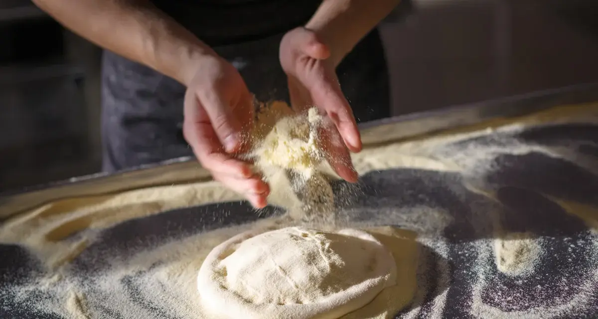 Semolina vs mąka pszenna: Jak wybrać idealną do Twoich dań?