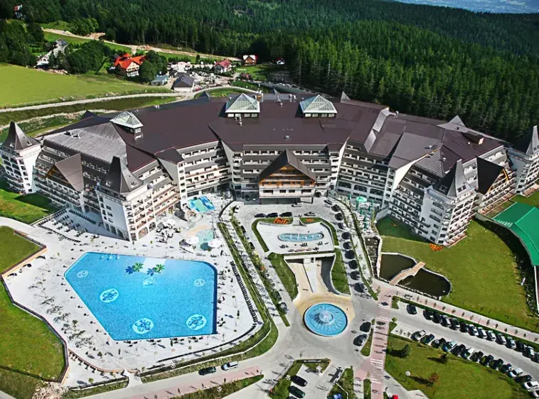 Ile pokoi mają hotele Gołębiewski? Sprawdź liczby!