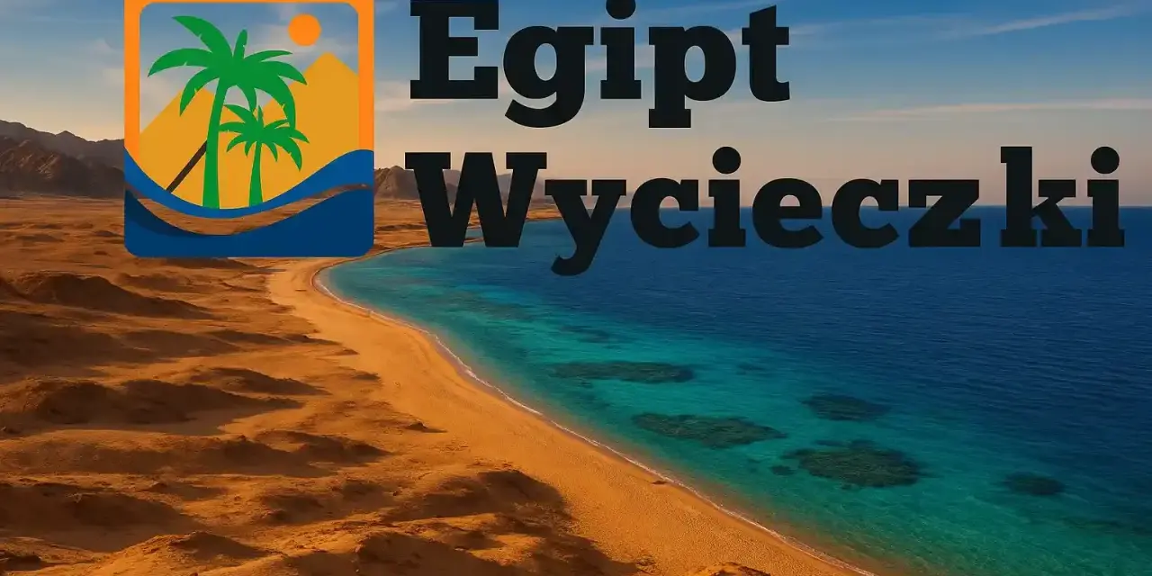 Piękna plaża i turkusowe morze. Idealna pogoda w Egipcie w październiku na wycieczki.