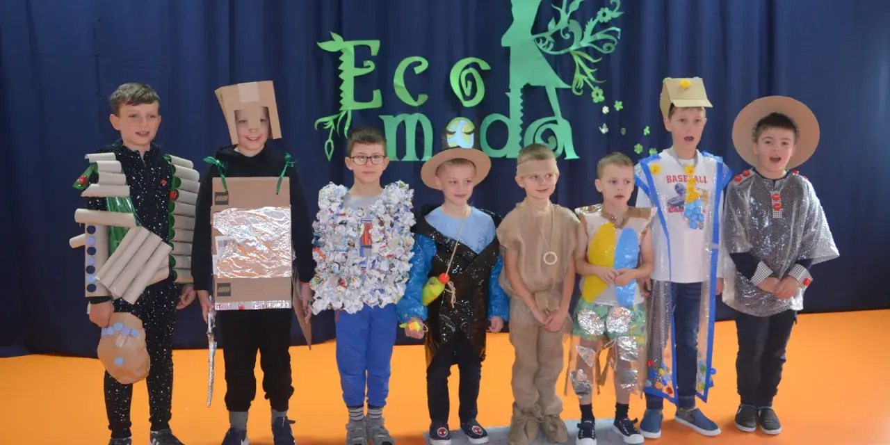 Strój z recyklingu dla chłopca: Eko zabawa i efekt WOW!