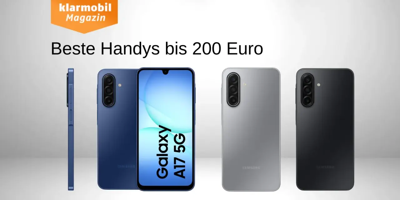 Vier Samsung Smartphones in Blau, Silber und Schwarz, davon eines mit Display.